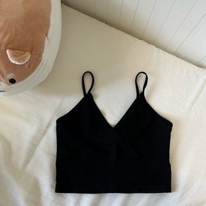 Black cropped v-line tank top